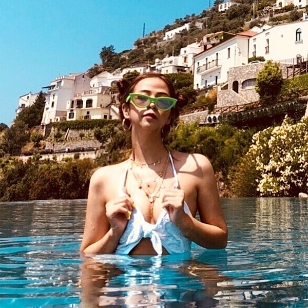  พลอย ชวพร