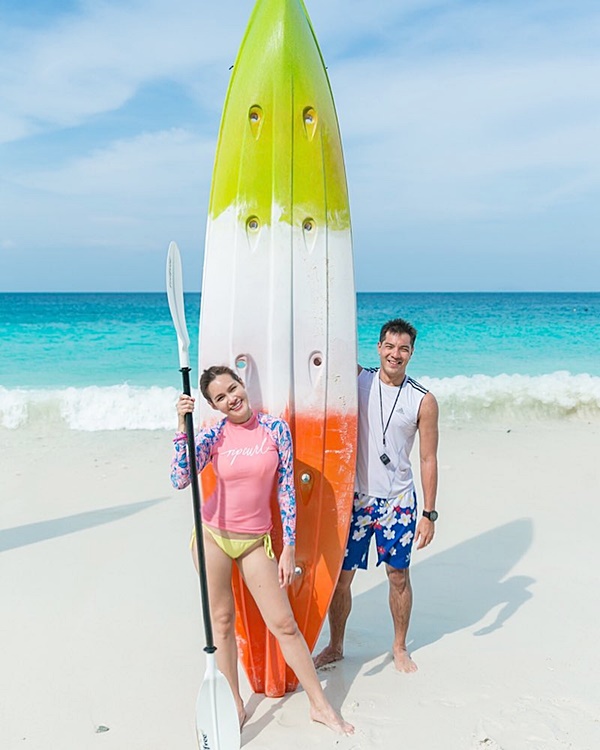  หญิง รฐา