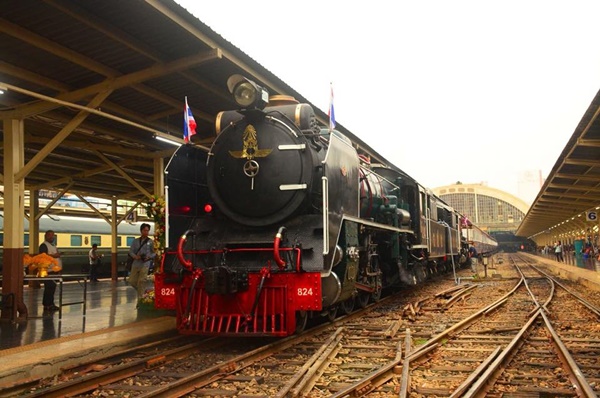นั่งรถไฟไอน้ำเที่ยวชมประวัติศาสตร์ 