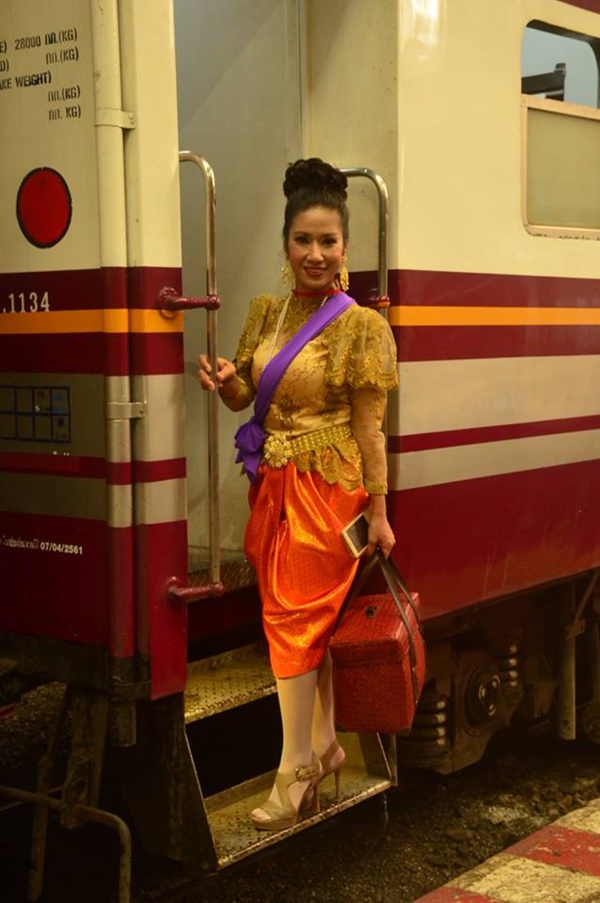 นั่งรถไฟไอน้ำเที่ยวชมประวัติศาสตร์ 