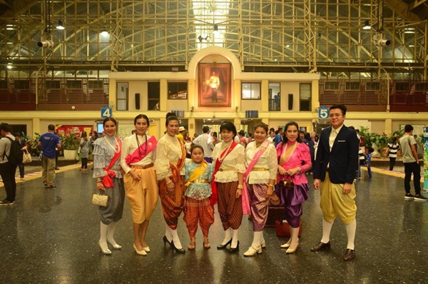 นั่งรถไฟไอน้ำเที่ยวชมประวัติศาสตร์ 