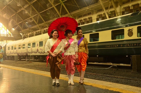 นั่งรถไฟไอน้ำเที่ยวชมประวัติศาสตร์ 