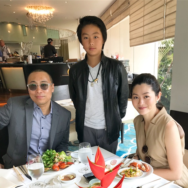 สู่ขวัญ บูลกุล ฉลองแต่งงาน 14 ปี 