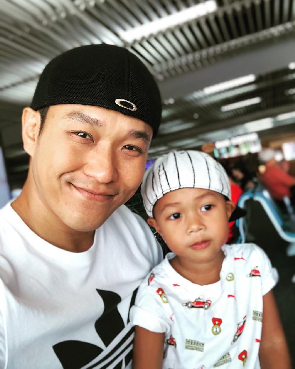 เอ็กซ์ ธิตินันท์