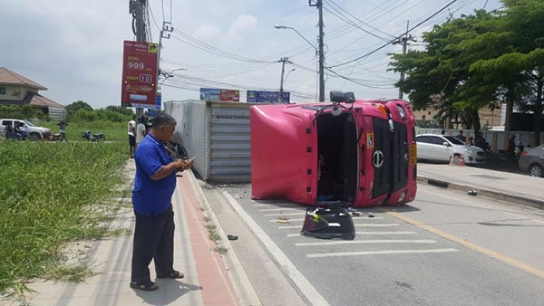 รถพ่วงเสียหลัก