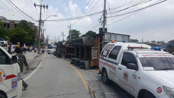 รถพ่วงเสียหลัก