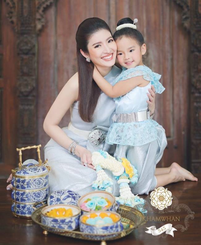 แอฟ ทักษอร - น้องปีใหม่