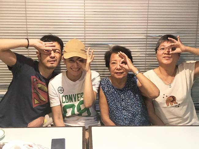 ติ๊ก ลงรูปซบไหล่แม่หนุ่ม ศรราม