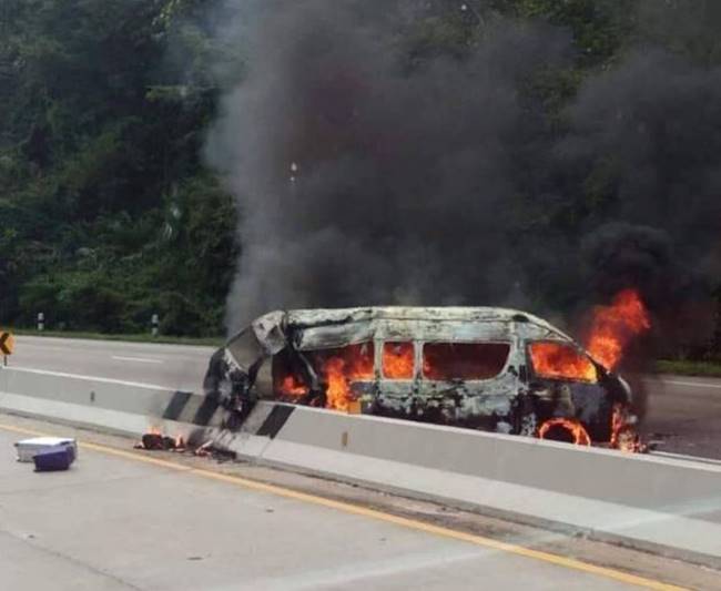 ไฟไหม้รถตู้นักแสดงซีรีส์ดัง 