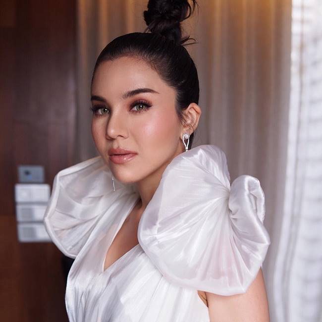 ดิว อริสรา อัปเดตปมร้านทำเล็บกับ ซีแนม