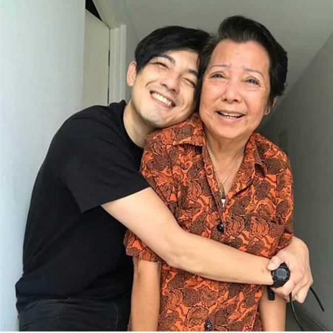 ติ๊ก ลงรูปซบไหล่แม่หนุ่ม ศรราม