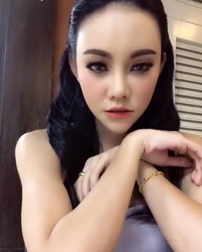 เอ็มมี่ แม็กซิม