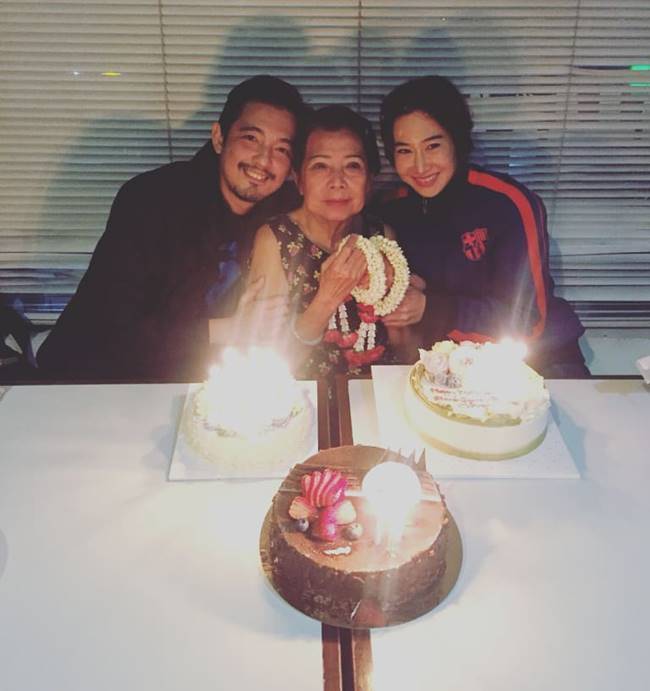 ติ๊ก ลงรูปซบไหล่แม่หนุ่ม ศรราม