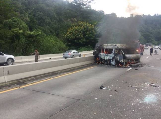 ไฟไหม้รถตู้นักแสดงซีรีส์ดัง 