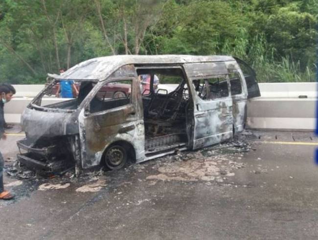 ไฟไหม้รถตู้นักแสดงซีรีส์ดัง 