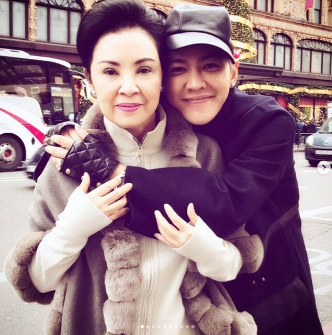 ดัง พันกร ให้กำลังใจ คุณหญิงกอแก้ว