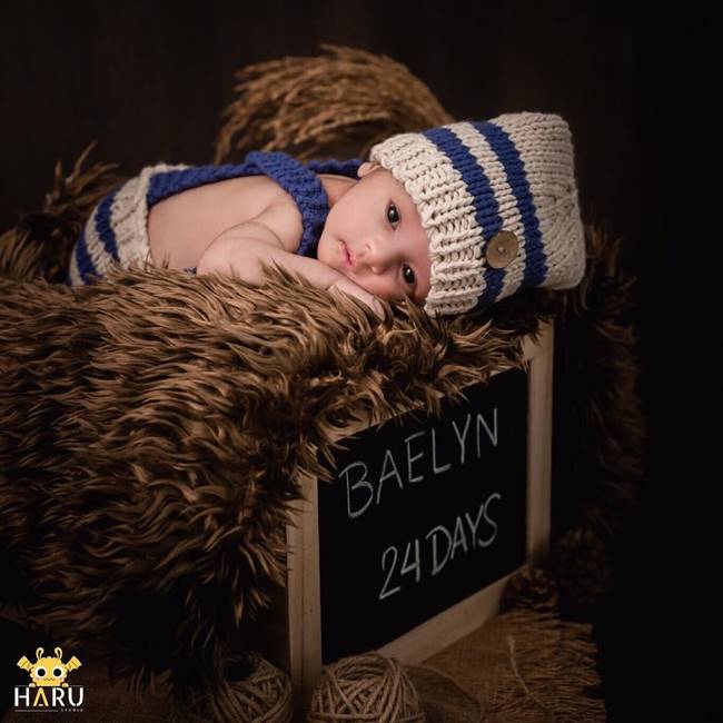 เมญ่า-สามี อุ้มลูกชาย น้องเมลิน