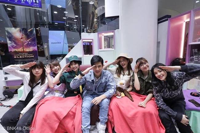 วี BNK48