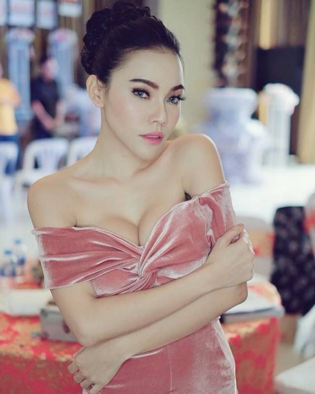 เอ็มมี่ แถลงปมโกงแชร์