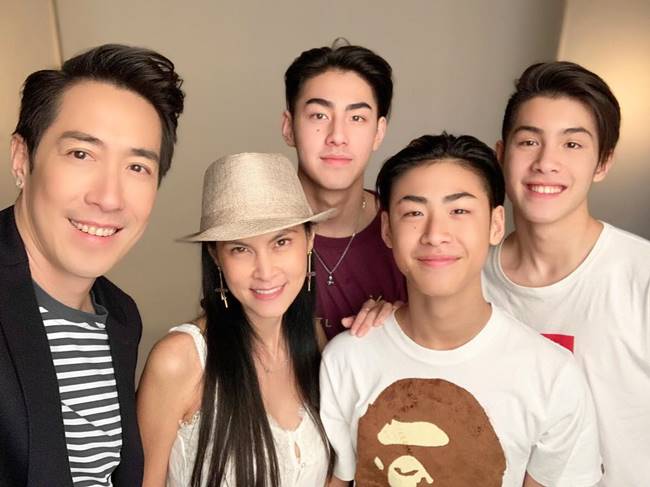 ปิ่น เก็จมณี นุ่งบิกินี่ตัวจิ๋ว ควง เจ้าขุน อวดความแซ่บ