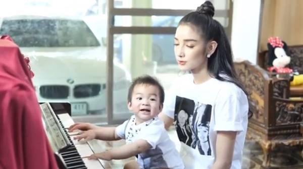 น้องเรซซิ่ง