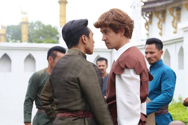 หลวงสรศักดิ์ ซัดหน้า ฟอลคอน