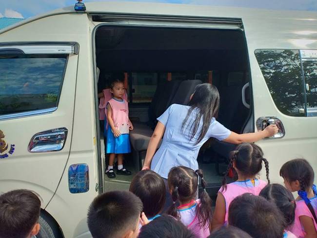 เอาตัวรอดหากติดอยู่ในรถ