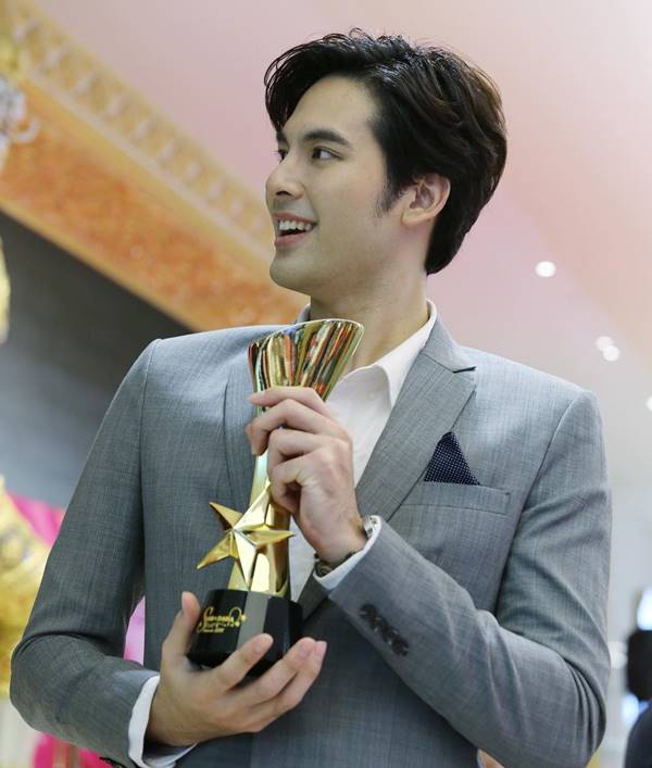 บอม ธนิน