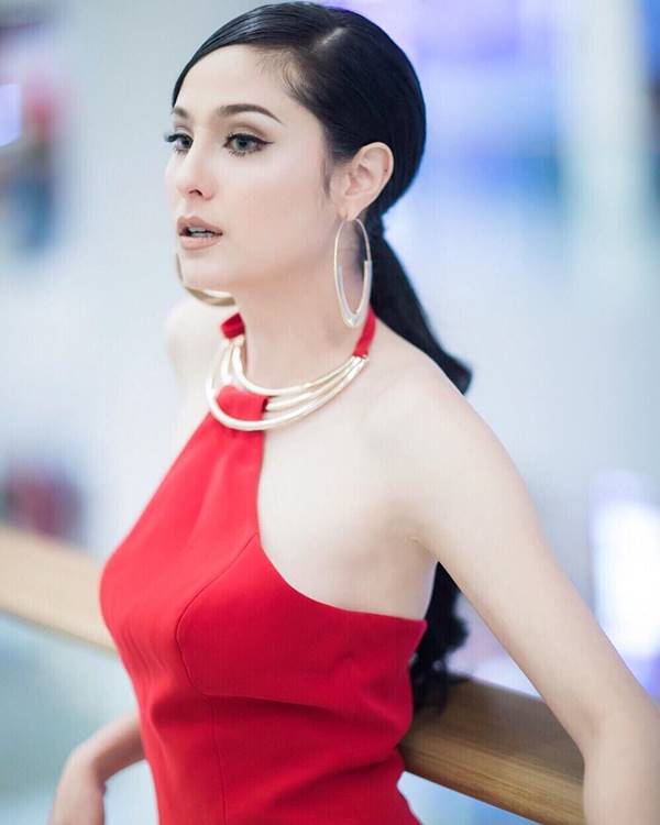 กอล์ฟ ขวัญ