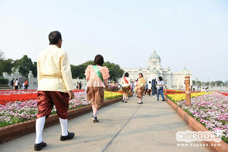 งานอุ่นไอรัก