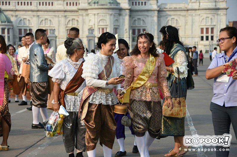 งานอุ่นไอรัก