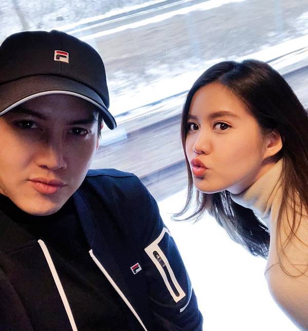 หญิง พลอยชมพู 