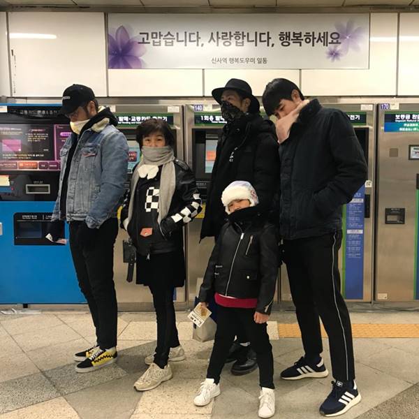 ชมรูปสยิววัยละอ่อนของ 3 หนุ่มฉัตรบริรักษ์