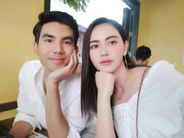 ใหม่ - เต๋อ