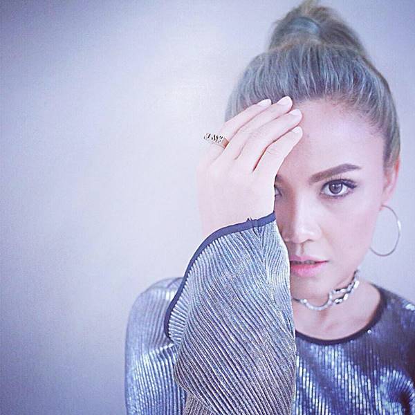 แมงปอ ให้กำลังใจ ตั๊กแตน ชลดา