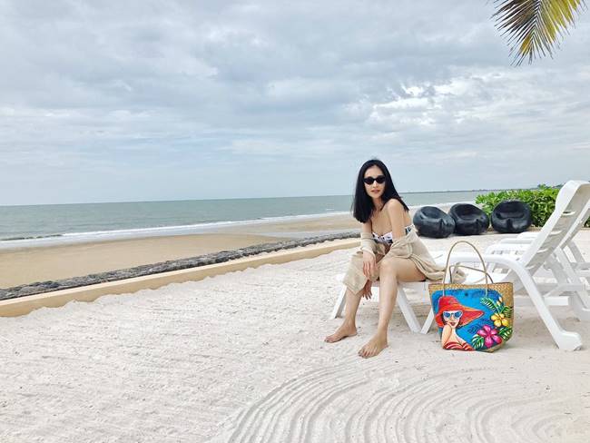 เนย โชติกา