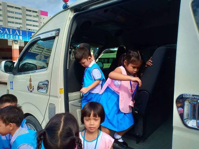 เอาตัวรอดหากติดอยู่ในรถ