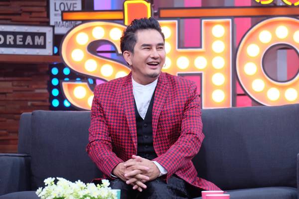 พชร์ อานนท์