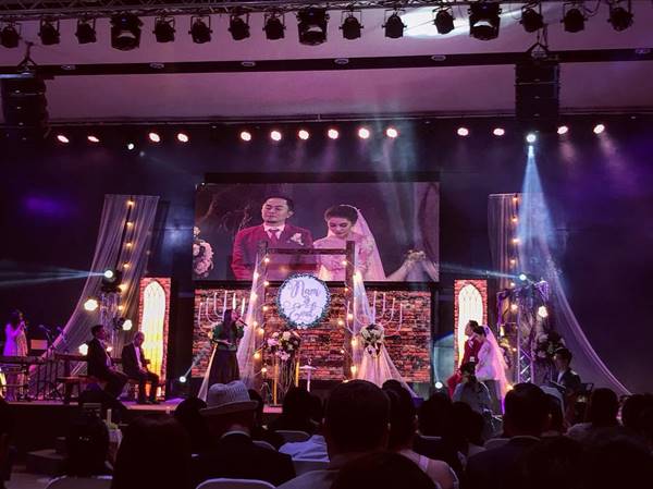  อี๊ด โปงลางสะออน