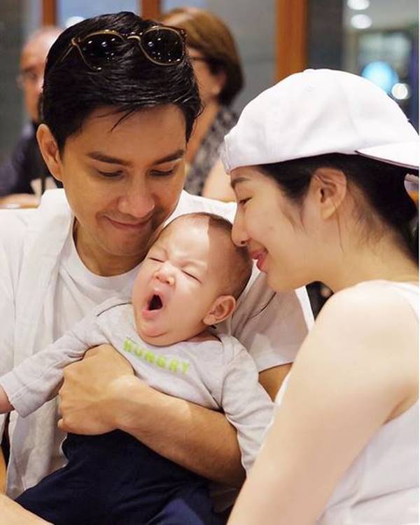 เอ้ก บุษกร ควงกัปตัน - น้องดิน สวมชุดไทย 