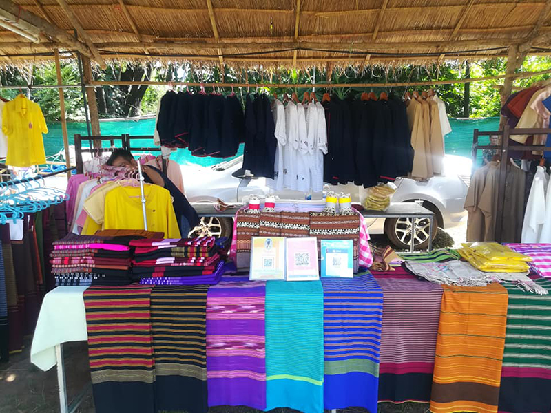 ตลาดท่าน้ำไท-ยวน น้ำอ่าง