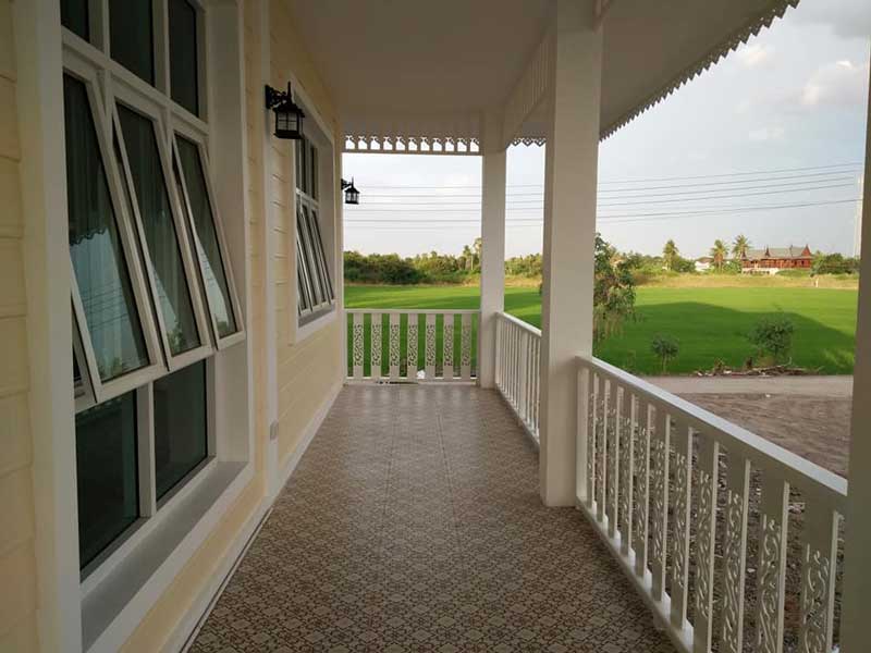 บ้านสไตล์โคโลเนียล