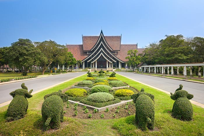 ศูนย์ศิลปาชีพบางไทร