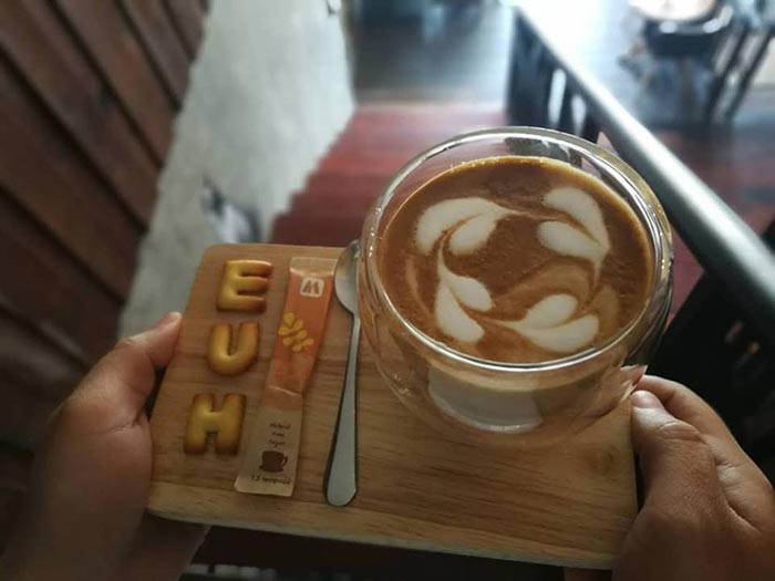 ชายสมัย คาเฟ่