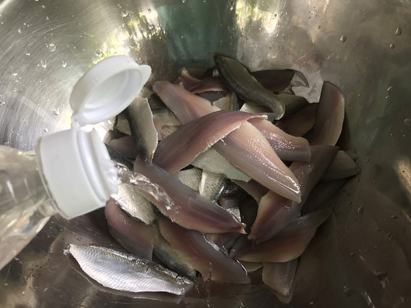 พล่าปลาสด 