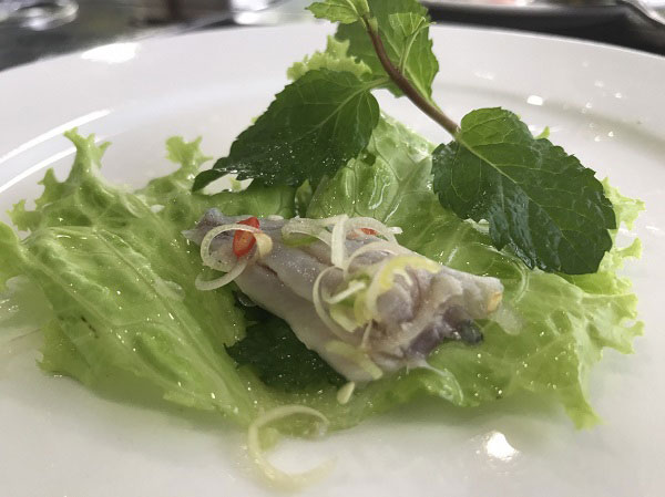 พล่าปลาสด 