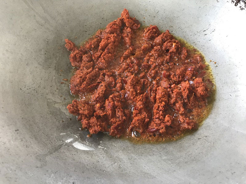 กุ้งผัดพริกแกง