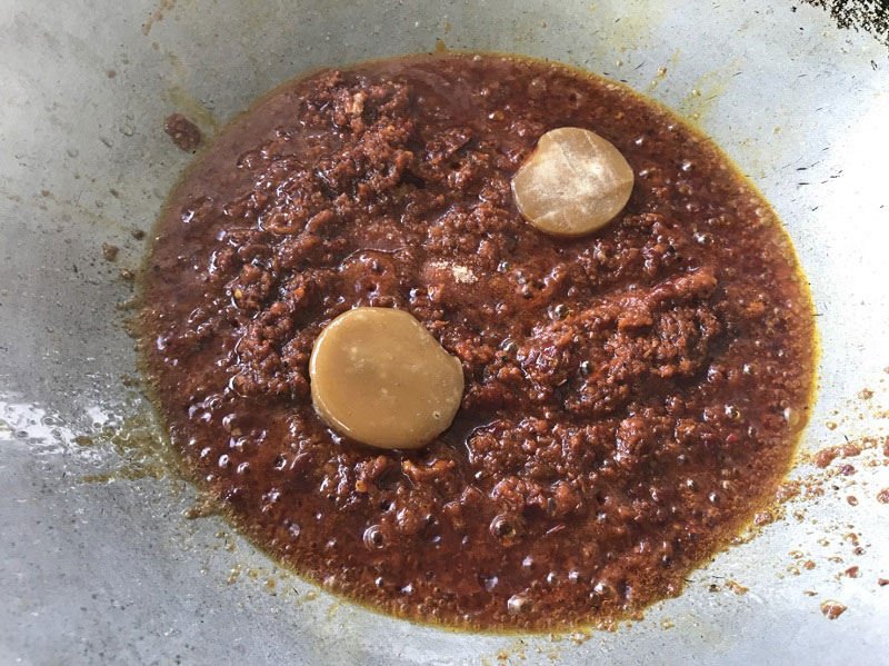 กุ้งผัดพริกแกง