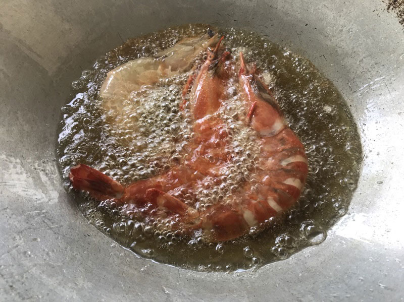 กุ้งผัดพริกแกง