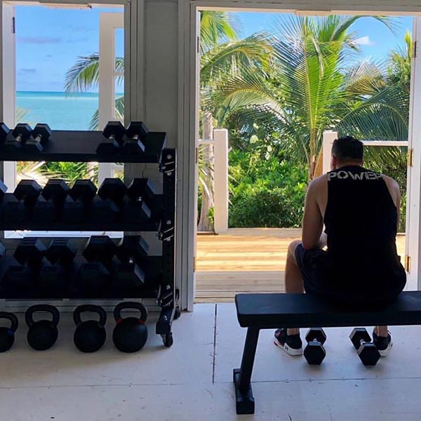 12 คนดัง ที่ทุ่มฟิตหุ่นเพื่อบทฮีโร่